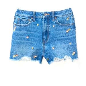 AE Mom Short with embroidered flowers NWT Size 16